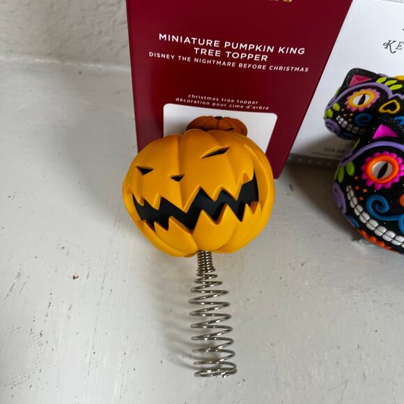 Hallmark Halloween ornaments - 4 ornaments + tree topper - excellent condition - Picture 2 of 6